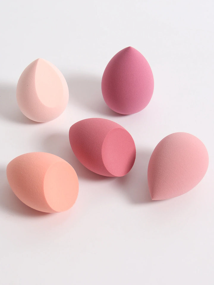 Bags of Beauty Eggs Makeup : ensemble de cinq éponges de maquillage en différentes teintes adaptées à l'application de fond de teint.