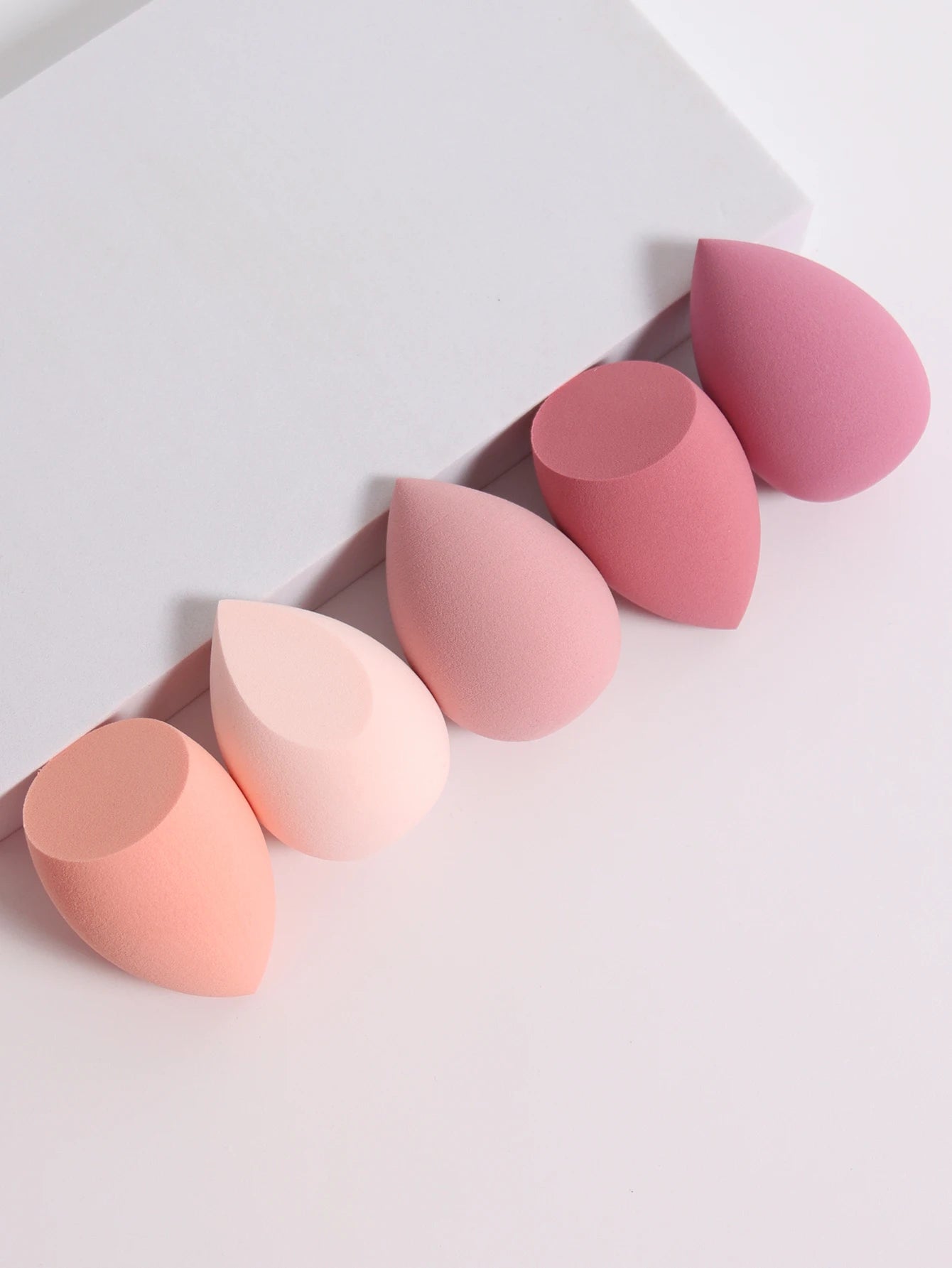Bags of Beauty Eggs Makeup - Ensemble d&